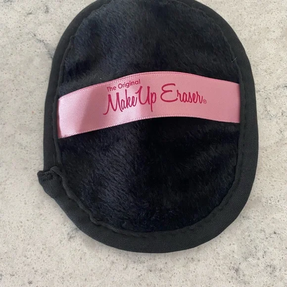 MakeUp Eraser The Original 5 New Makeup Erasers - Picture 3 of 7